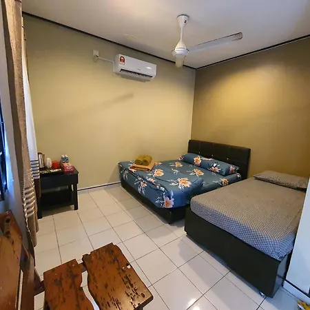 Maznah Guest House Cherating Exterior photo